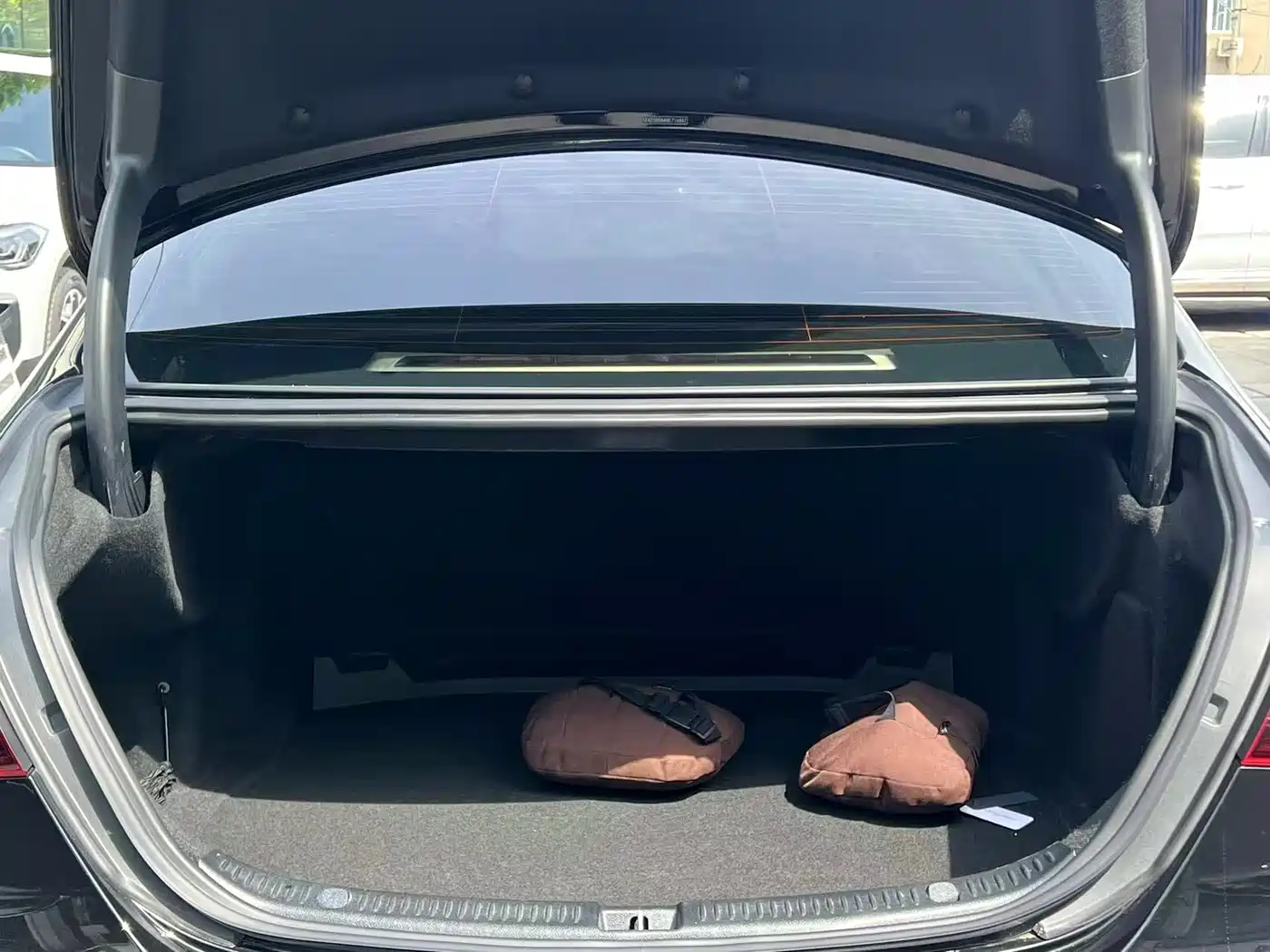 Mercedes-Benz E-Class 2022 E 300 L Luxury фото 11