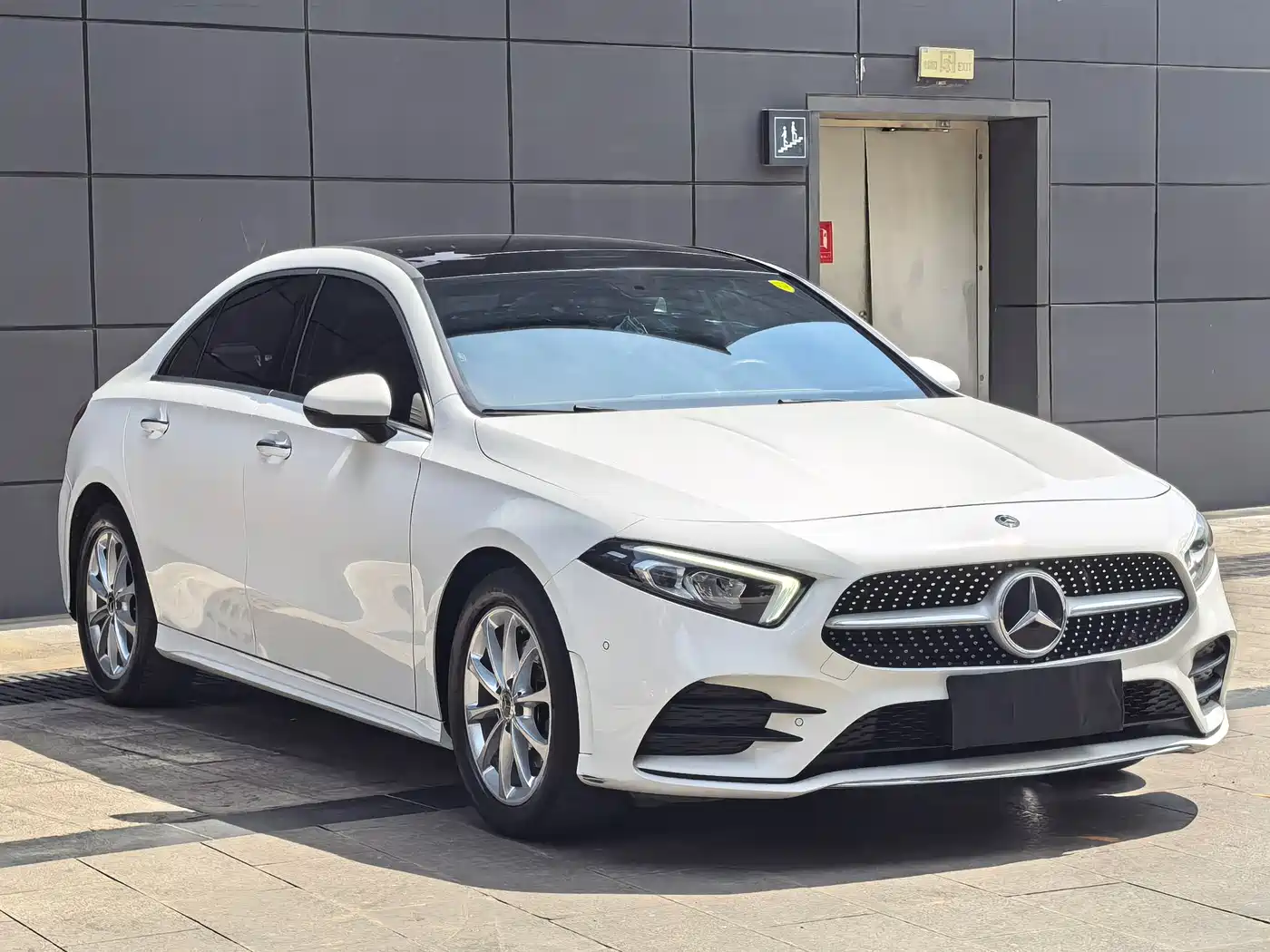 Mercedes-Benz A-Class 2020 A 200 L Sport Sedan фото 3