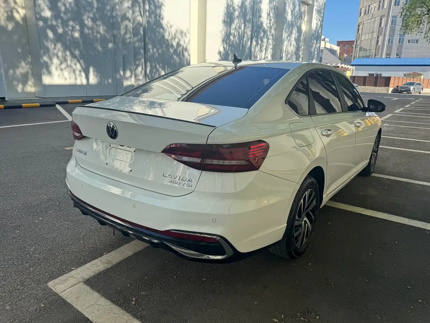 Volkswagen Lavida 2023 280TSI DSG Starlight Comfort Edition фото 4