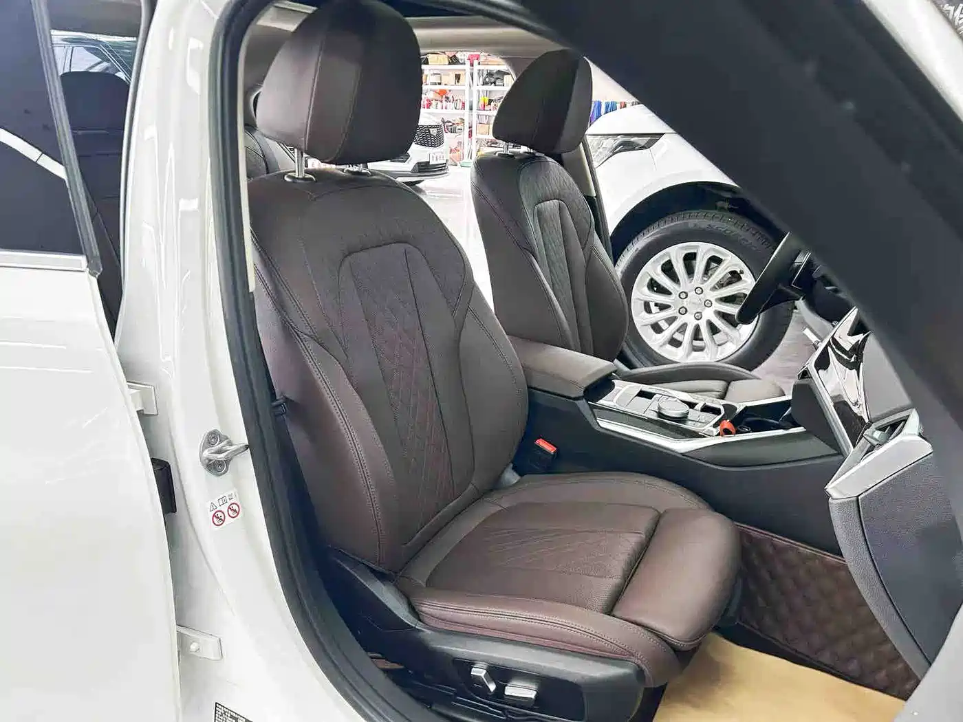 BMW 3 Series 2023 325Li M Sport Package фото 18