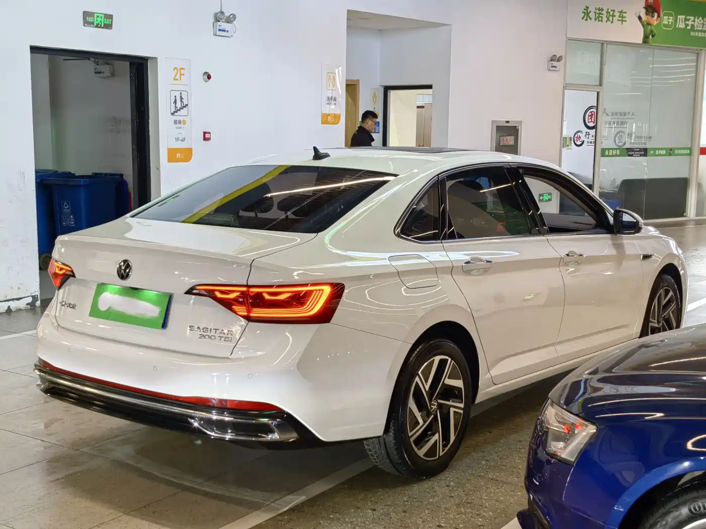 VOLKSWAGEN SAGITAR
