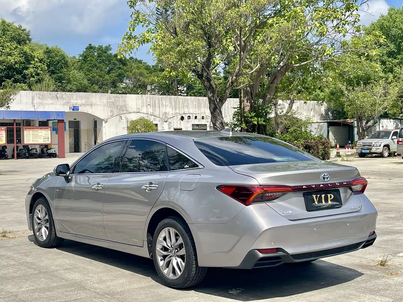 Toyota Avalon 2019 Hybrid 2.5L Luxury Edition China V фото 6