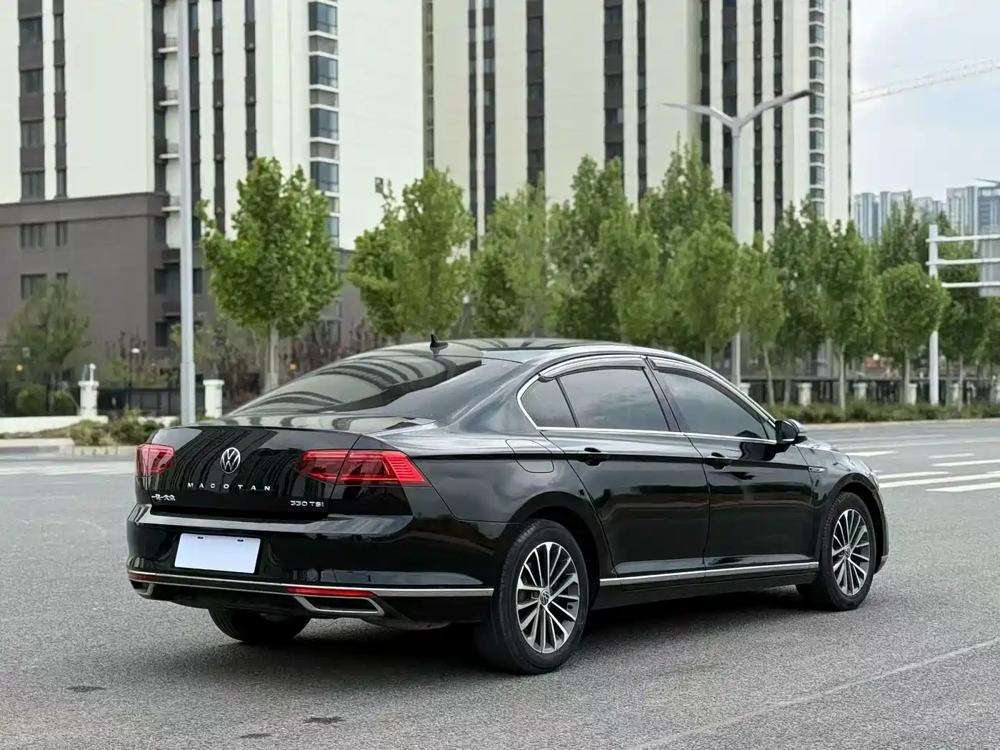 Volkswagen Magotan 2021 330TSI DSG 30th Anniversary Edition фото 9