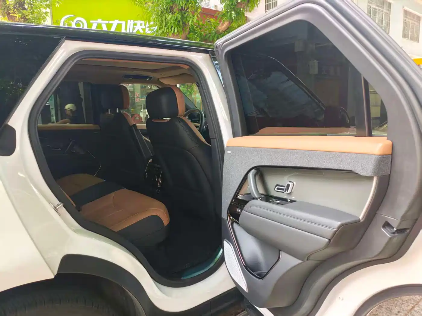 Land Rover Range Rover Sport 2023 400PS Dynamic HSE фото 6