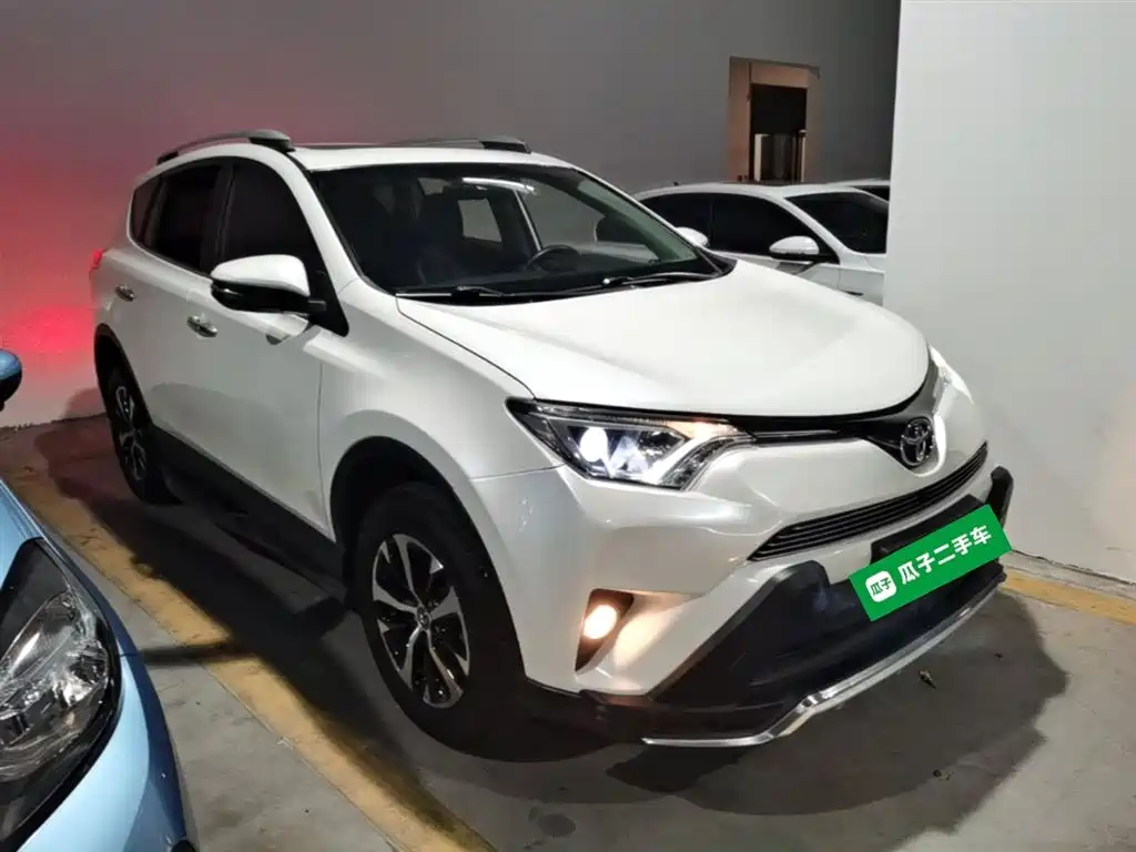 Toyota RAV4 Rongfang 2016 2.0L CVT 2WD Trend (China V) фото 4