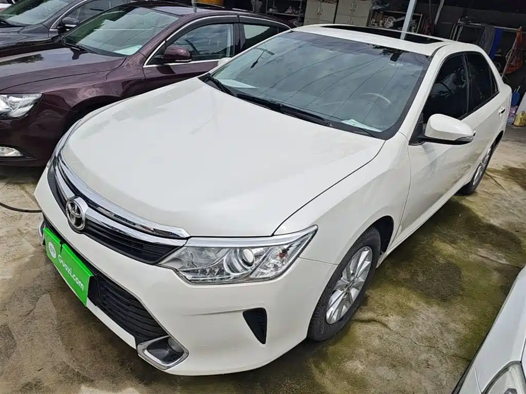 Toyota Camry 2016 2.0G 10th Anniversary Leading Edition фото 2