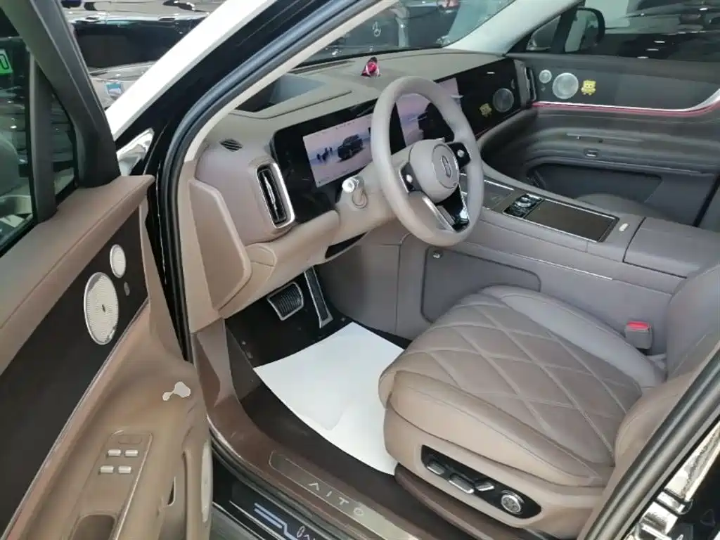 AITO Wenjie AITO M9 2025 Range Extender Max 52kWh 5-Seater фото 16