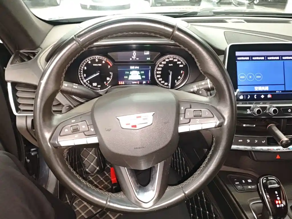 صورة 11 - Cadillac CT5