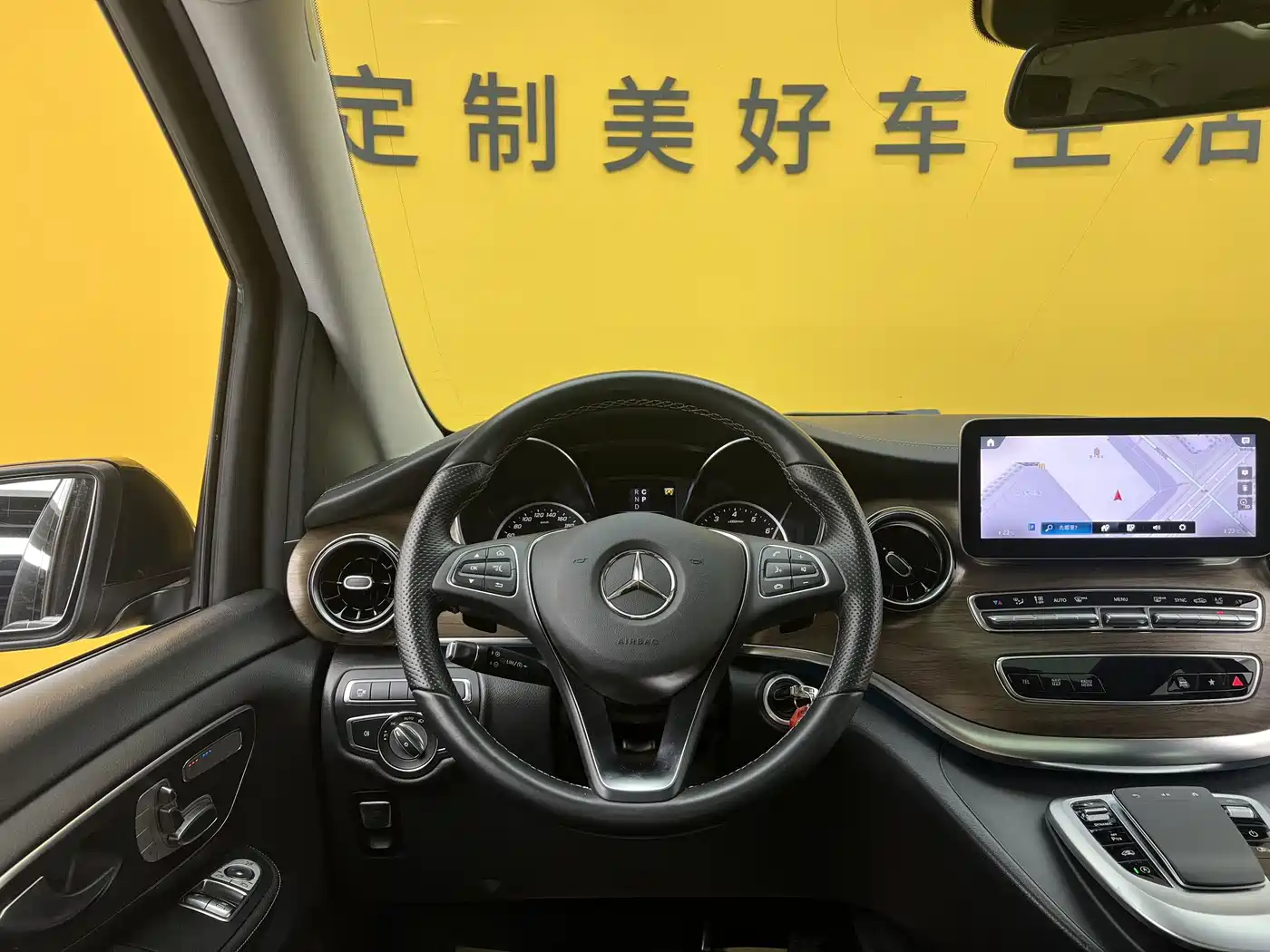 Mercedes-Benz V-Class 2022 V 260 Prestige Edition фото 23