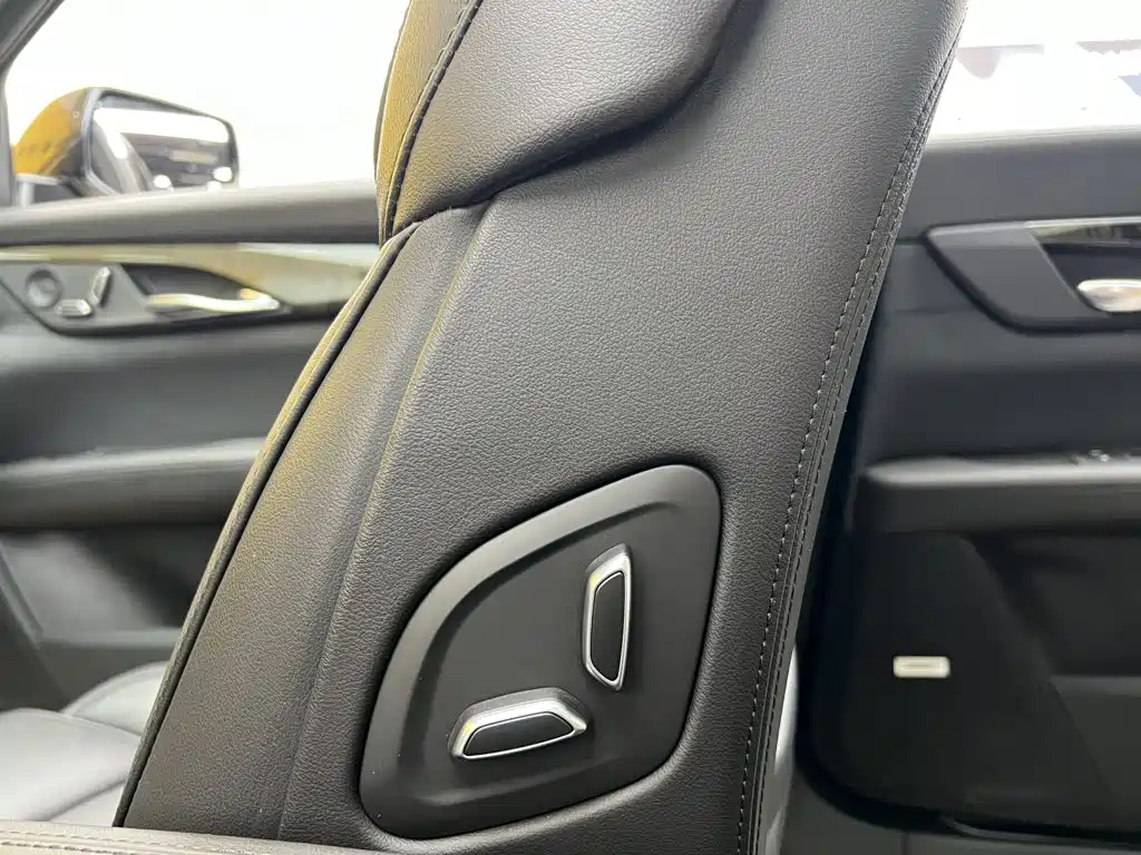 Фото 36 - Cadillac CT6