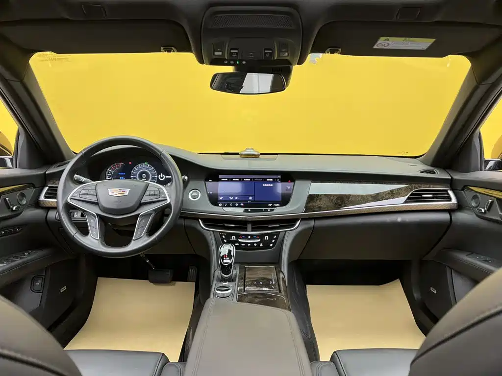 Фото 46 - Cadillac CT6