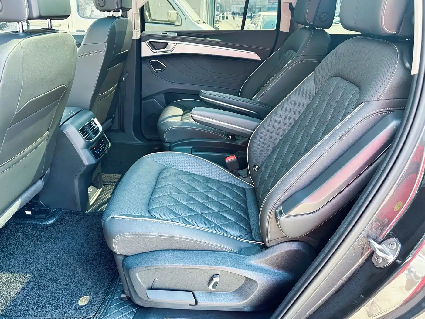 Volkswagen Volkswagen Talagon 2023 Facelift 530TSI 4WD Flagship Victory Pro Edition 6-Seater 8