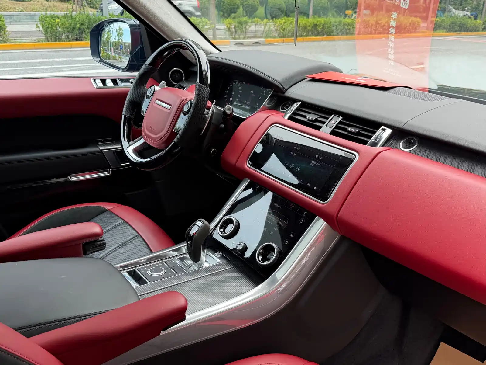Фото 22 - Land Rover Range Rover Sport