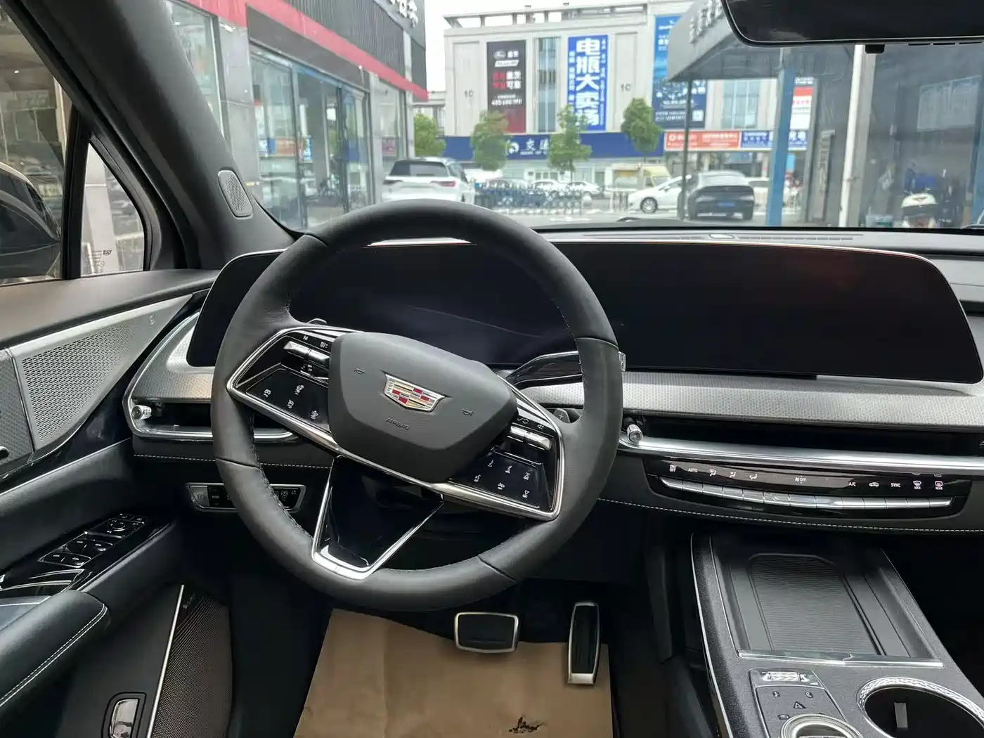 Cadillac XT5 2025 2.0T Premium Model фото 11