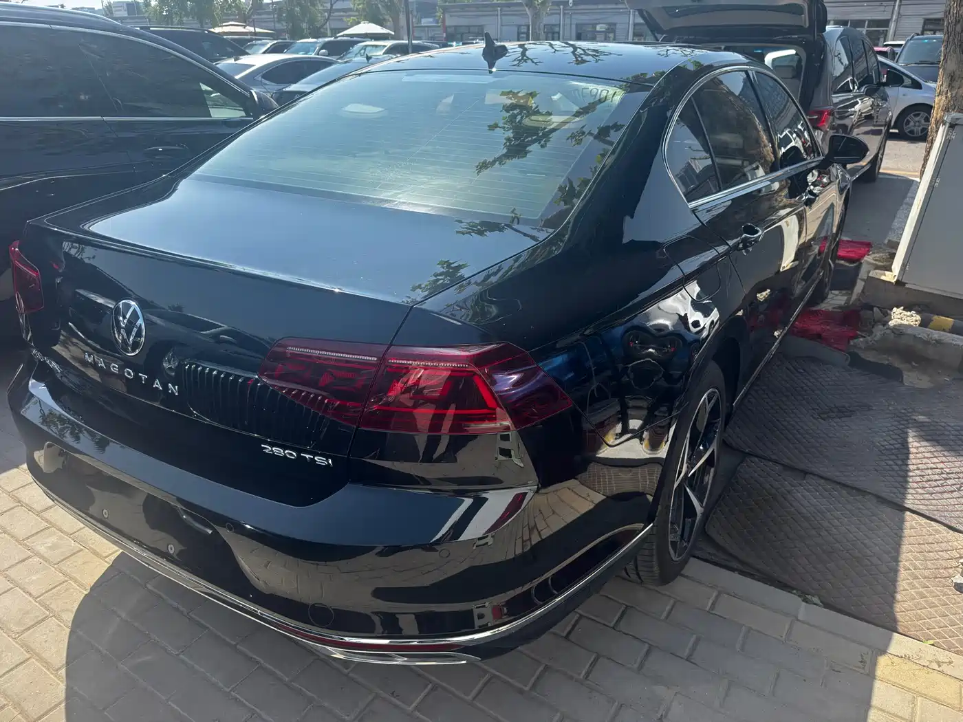 Volkswagen Magotan 2023 Model 2 Million Units Commemorative Edition 280TSI DSG Leading Version фото 14