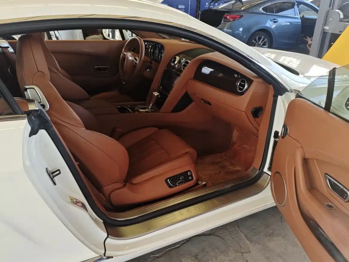 Bentley Continental 2013 2012 4.0T GT V8