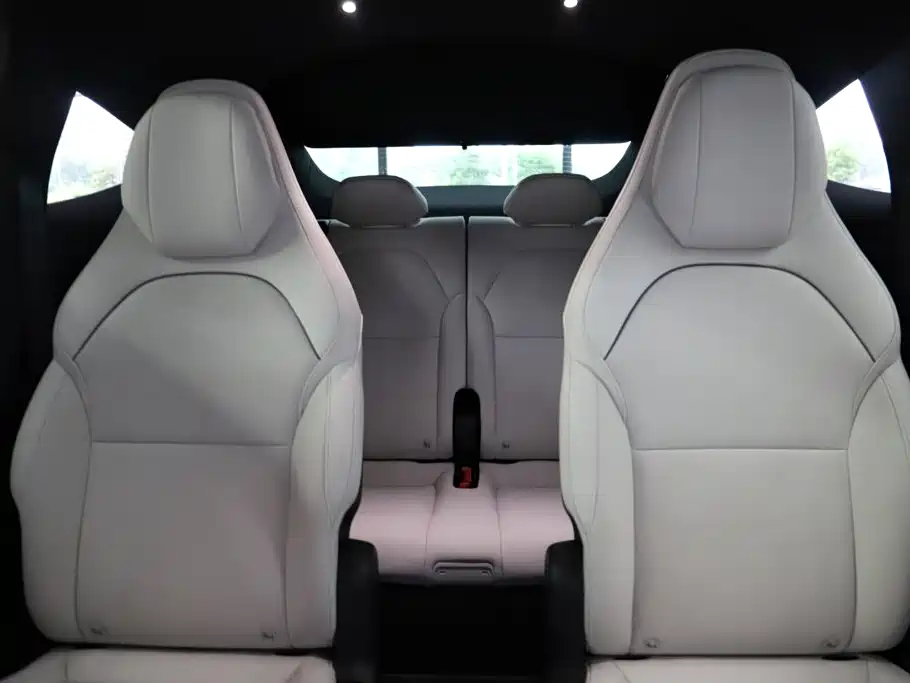 Tesla Model Y L 2026 2025 Facelift Long Range AWD