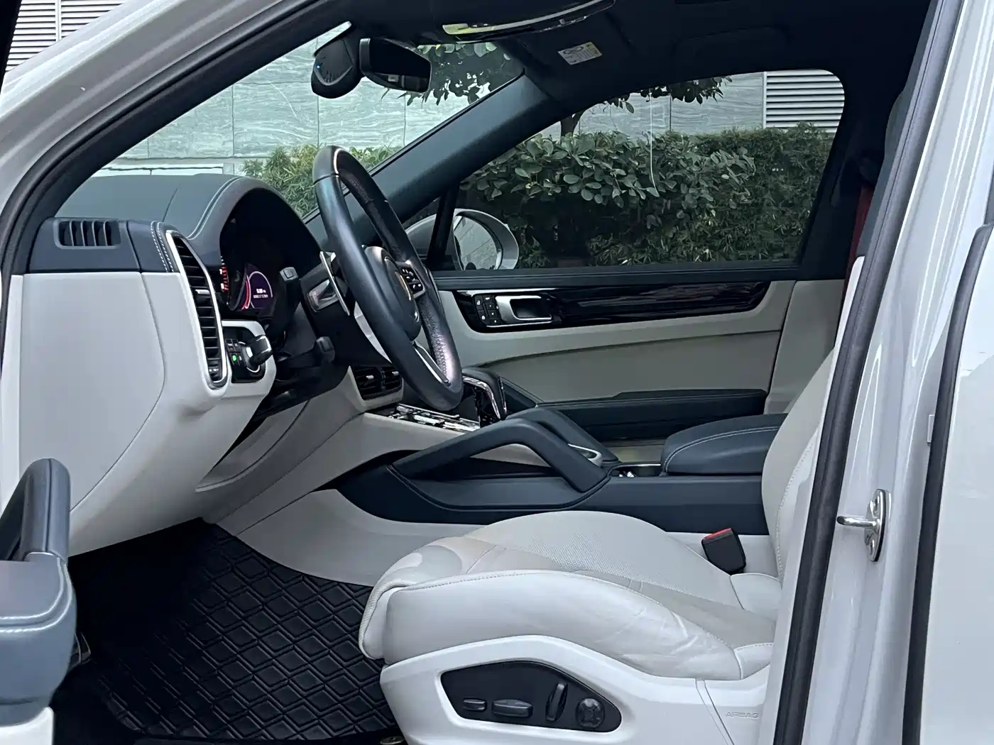 Porsche Cayenne 2022 Cayenne S 2.9T Platinum Edition фото 9