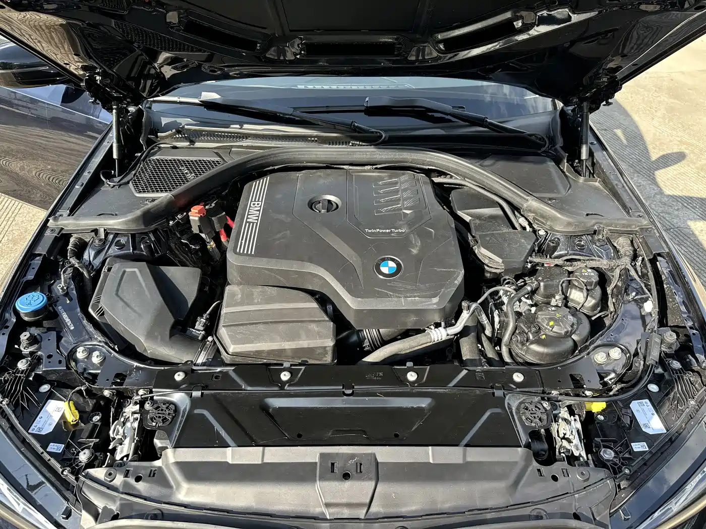 BMW 3 Series 2025 330Li M Sport Night Edition фото 17