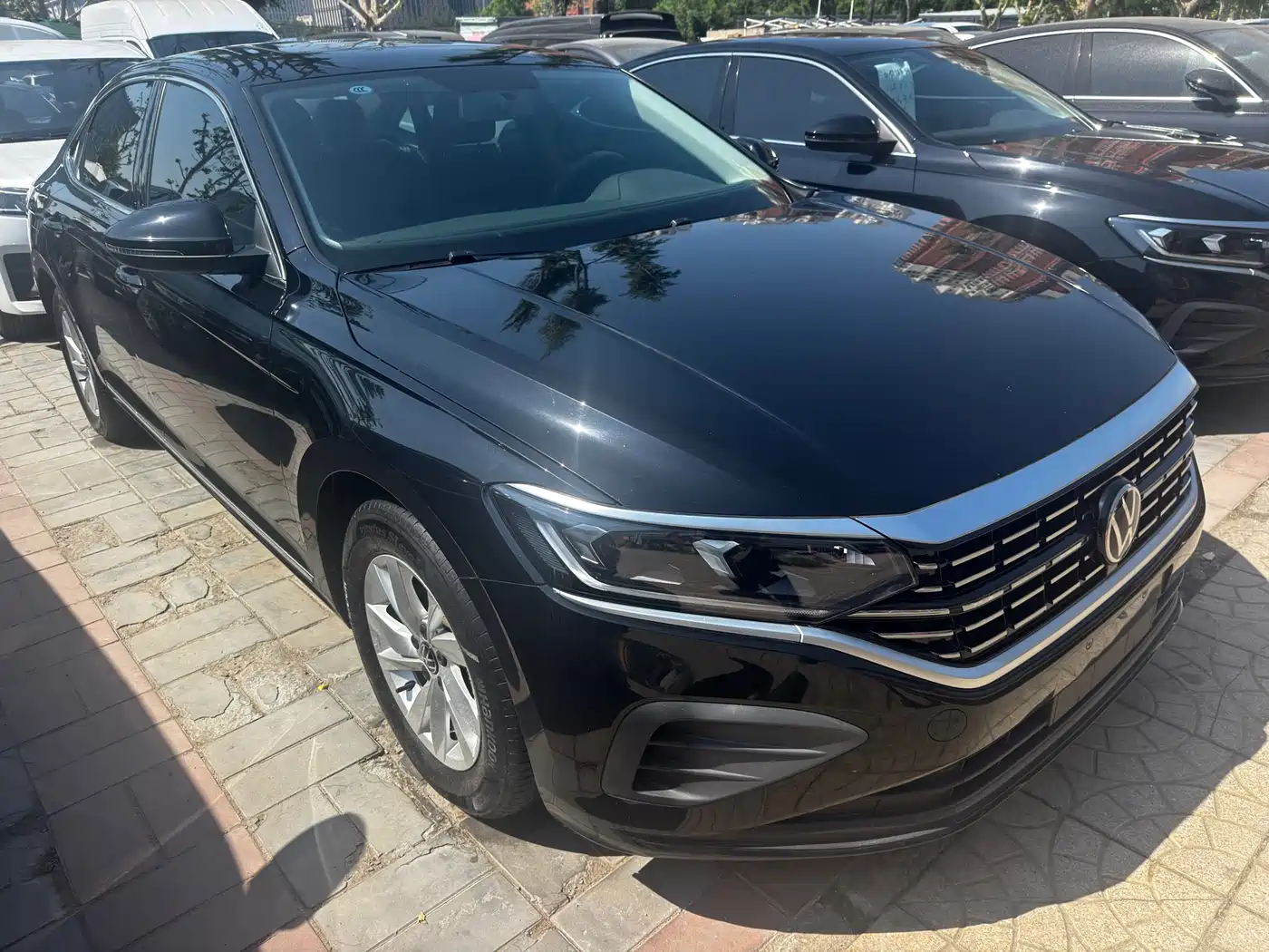 Volkswagen Passat 2022 280TSI Business Edition фото 3