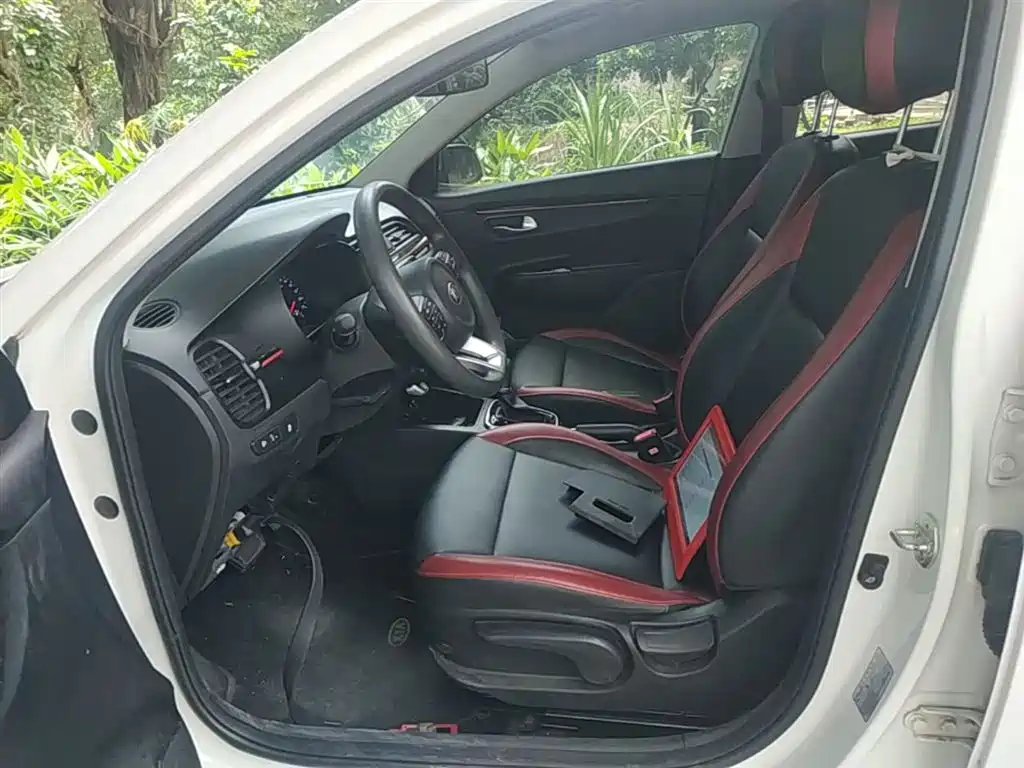 Kia KX CROSS 2017 1.4L AT GLS фото 15