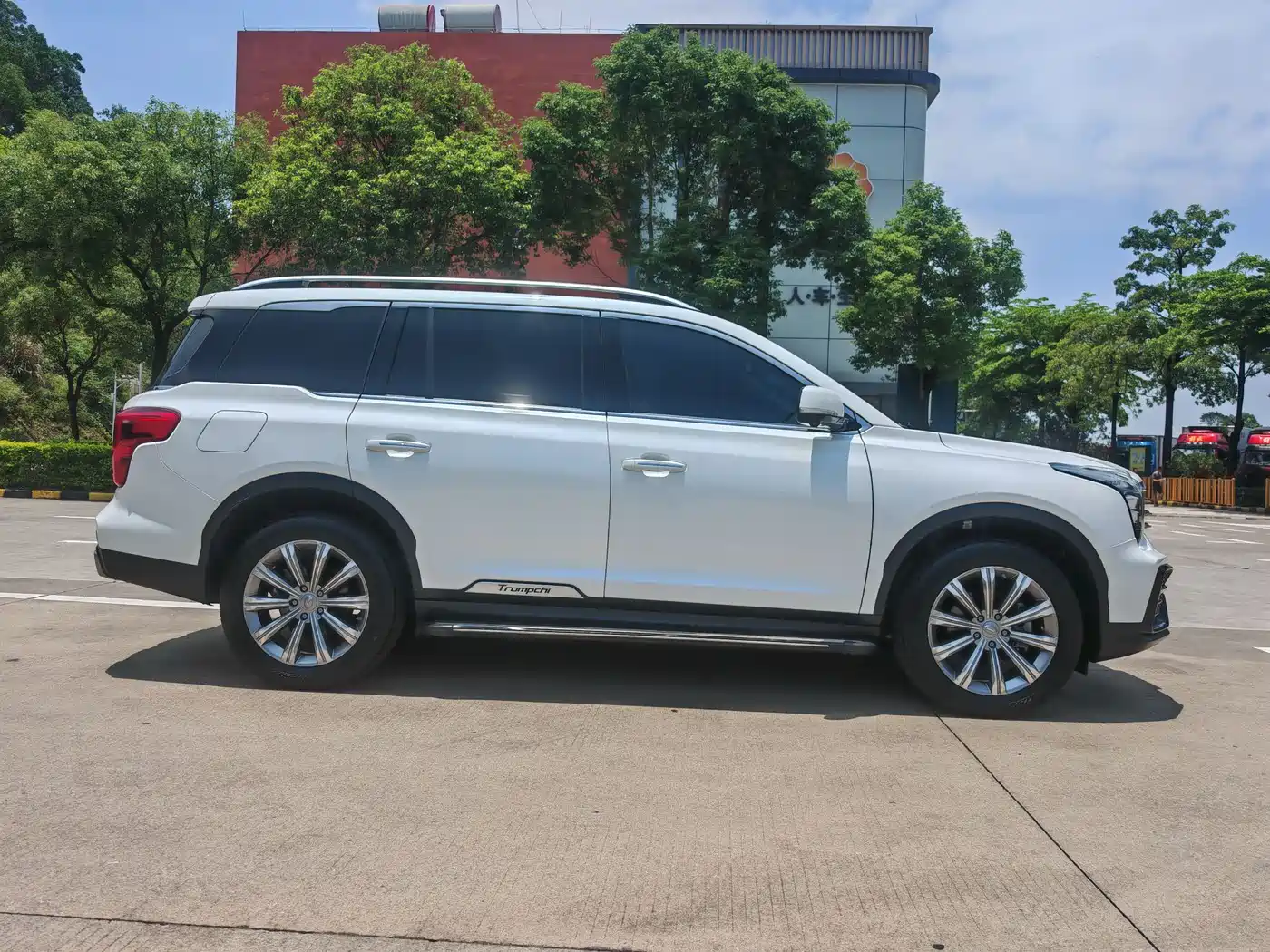 GAC Trumpchi Trumpchi GS8 2020 Model 390T FWD Luxury Smart Connect (7-seater) фото 4