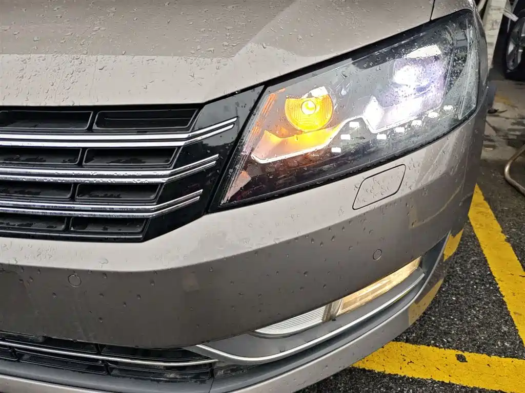 Volkswagen Passat 2015 1.8TSI DSG Prestige Edition фото 24