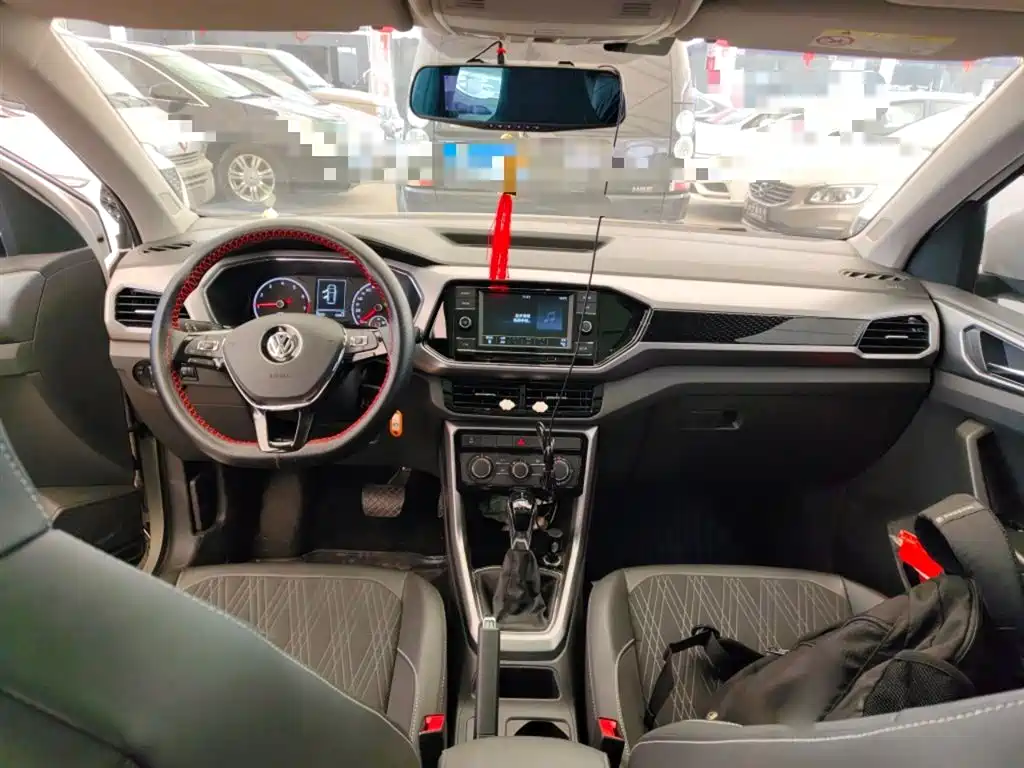 Volkswagen T-Cross 2019 1.5L Automatic Comfort Edition фото 6