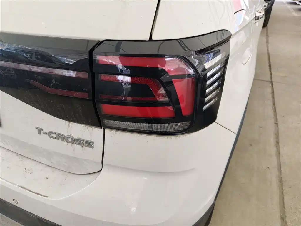 Volkswagen T-Cross 2019 1.5L Automatic Comfort Edition фото 24