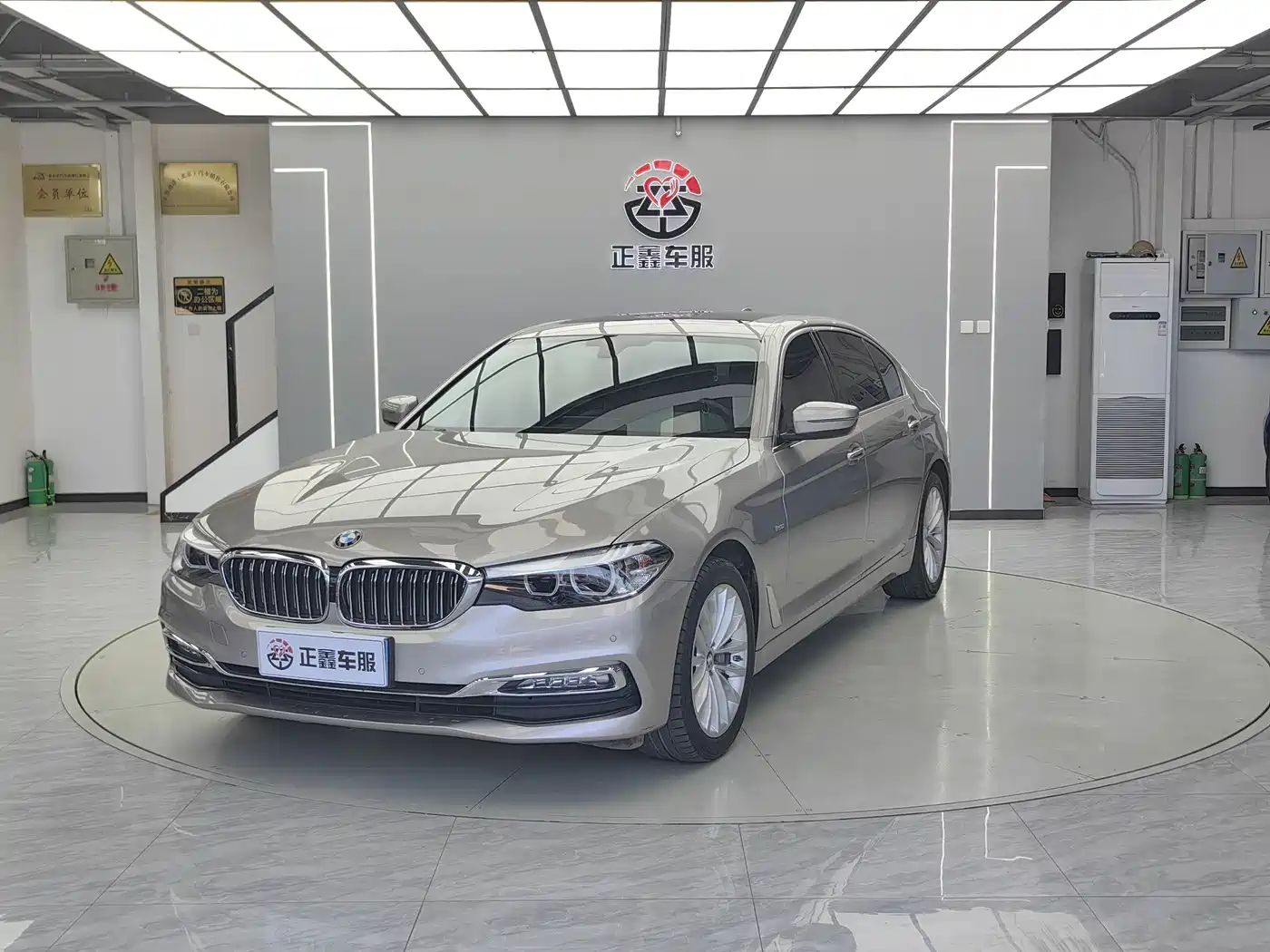 BMW 5 Series 2018 Facelift 530Li xDrive Luxury Package