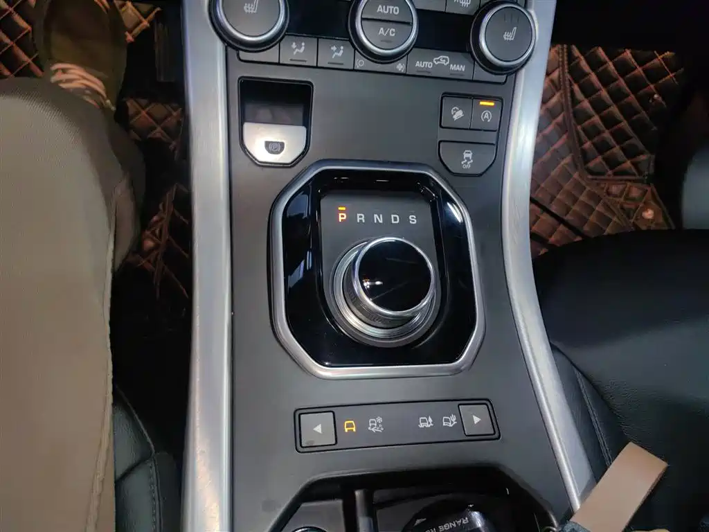 Land Rover Range Rover Evoque 2017 2.0T SE Smart Shine Edition фото 10