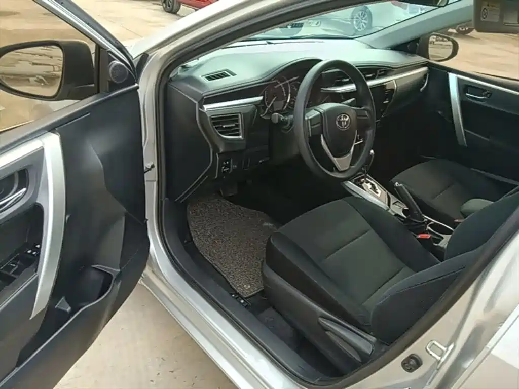 Toyota Corolla 2017 Facelift 1.6L S-CVT GL фото 16