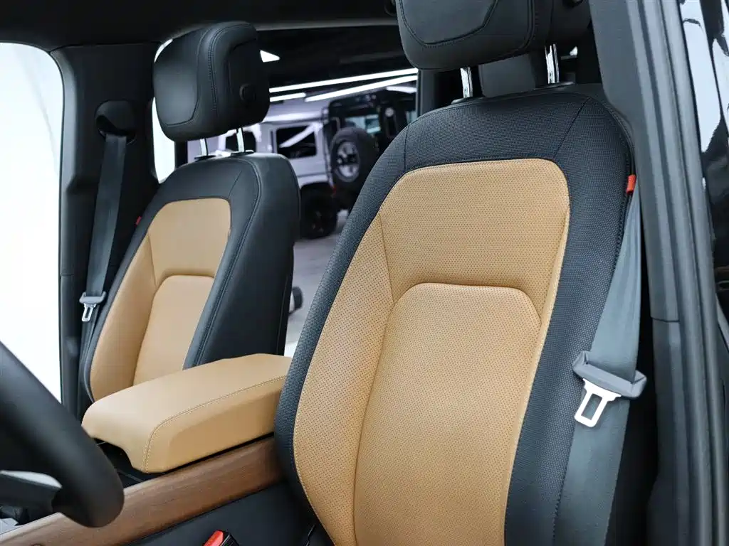 Land Rover Defender 2024 110 3.0T P400 Dark Special Edition фото 3