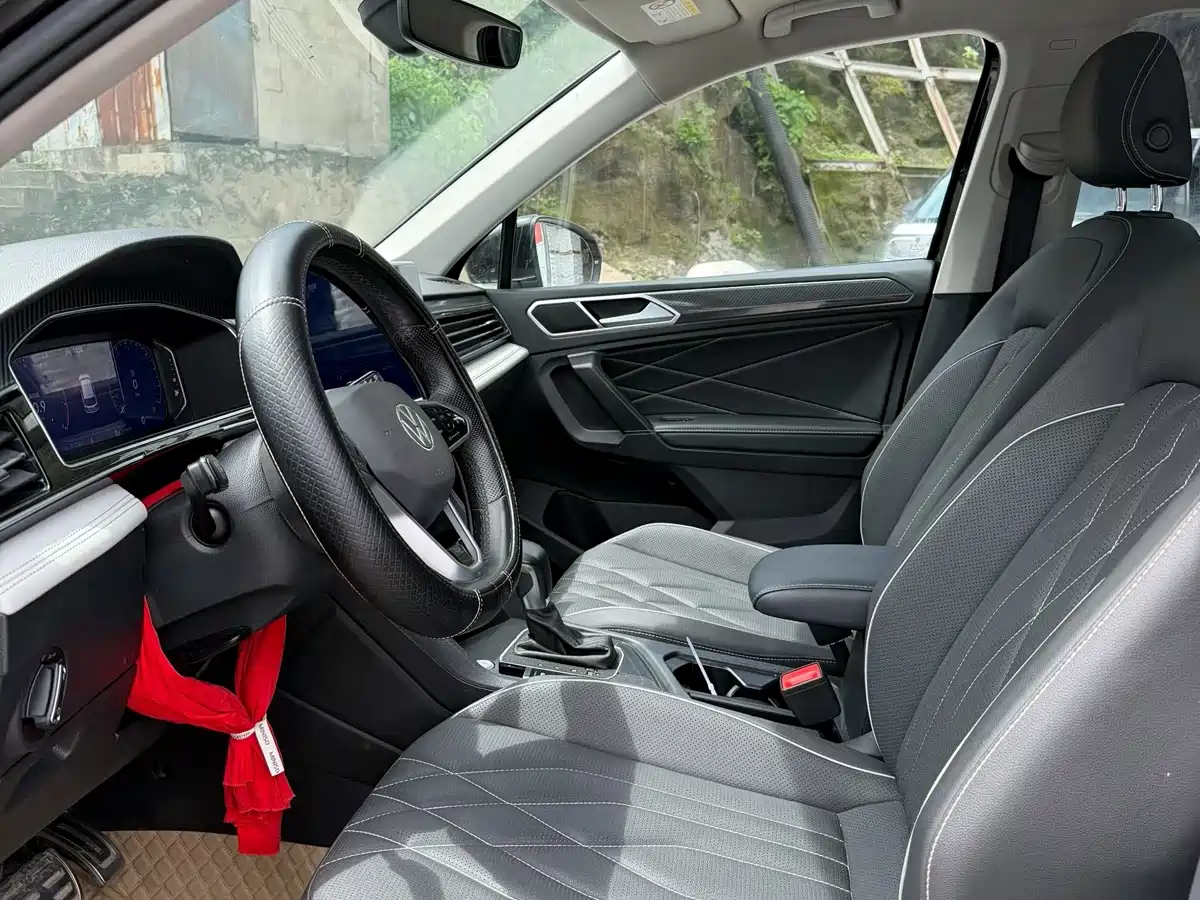 Volkswagen Tiguan L 2022 330TSI Auto 2WD R-Line Premium Edition фото 4