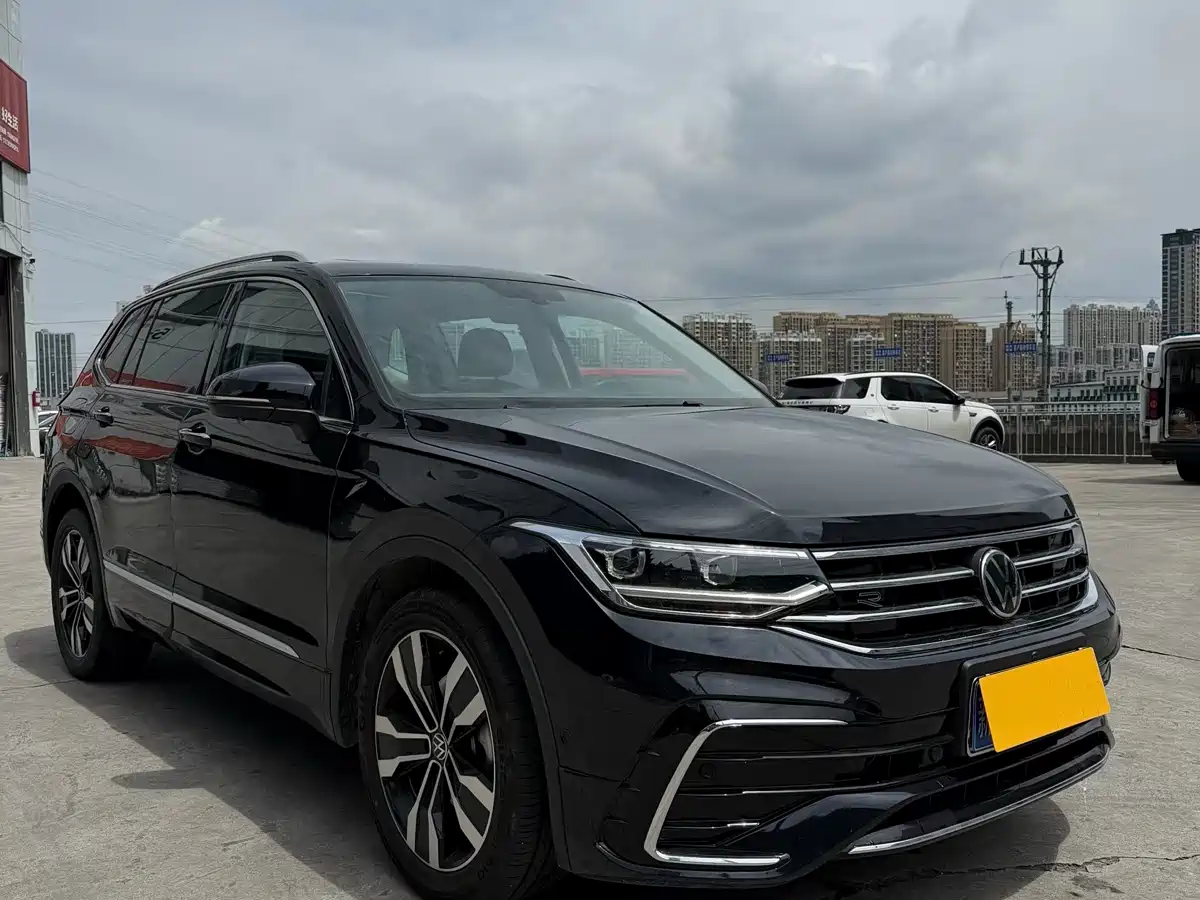 Volkswagen Tiguan L 2022 330TSI Auto 2WD R-Line Premium Edition фото 3