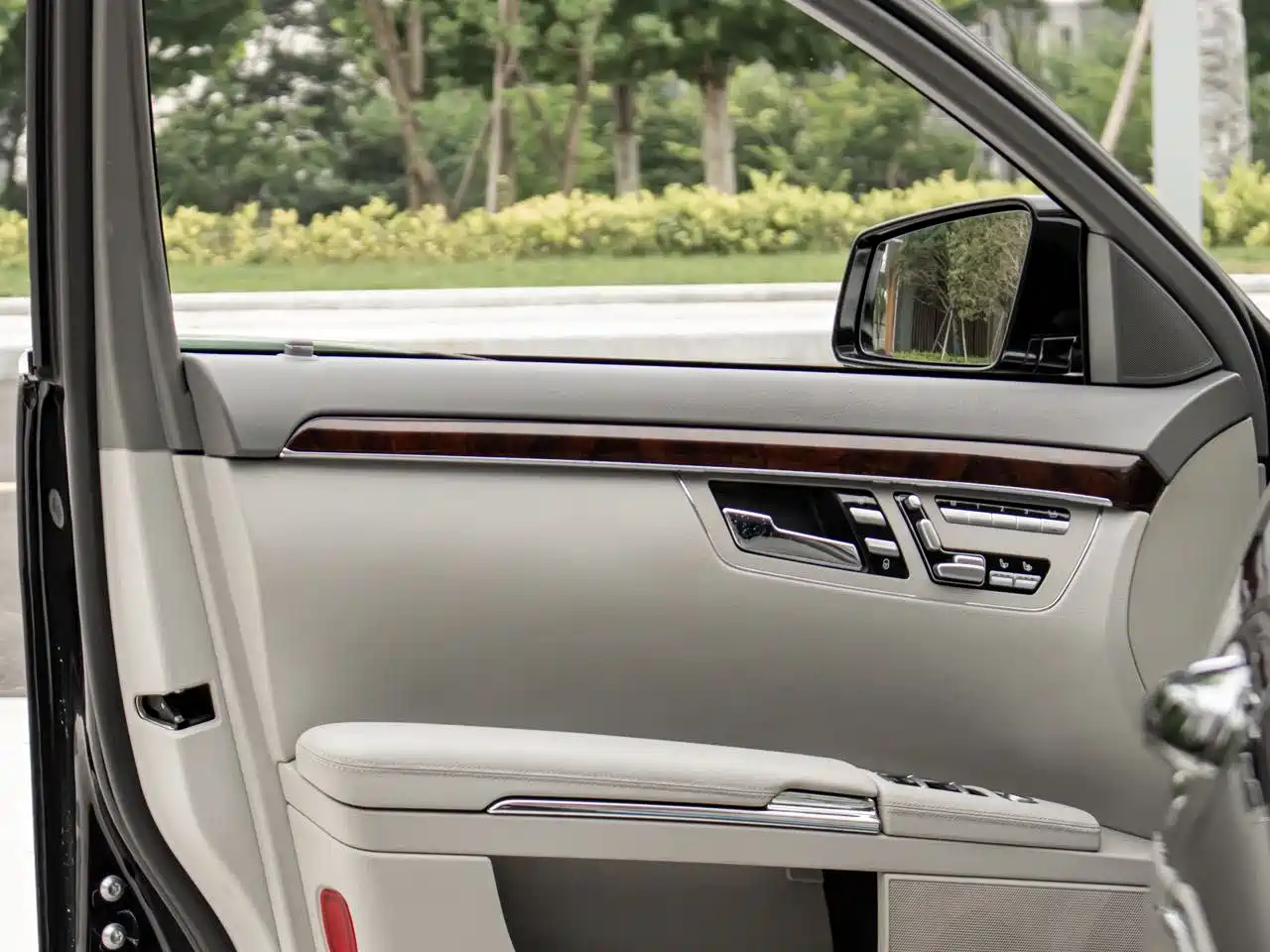 Mercedes-Benz S-Class 2012 S 350 L Grand Edition фото 12