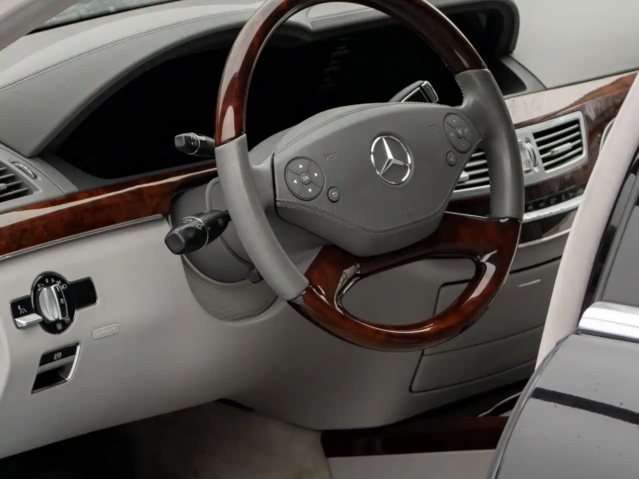 Mercedes-Benz S-Class 2012 S 350 L Grand Edition фото 9