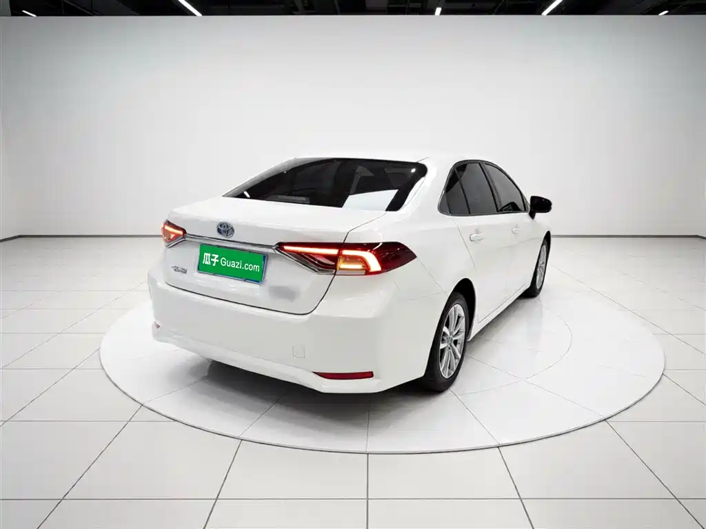 Toyota Corolla 2023 1.8L Smart Hybrid Dual Engine Elite Edition фото 5