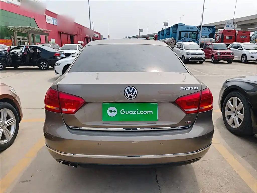 Volkswagen Passat 2014 1.8TSI DSG Executive Edition фото 4