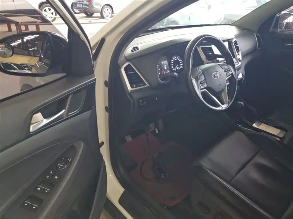 Hyundai Tucson 2018 1.6T DCT 2WD 15th Anniversary Special Edition фото 16