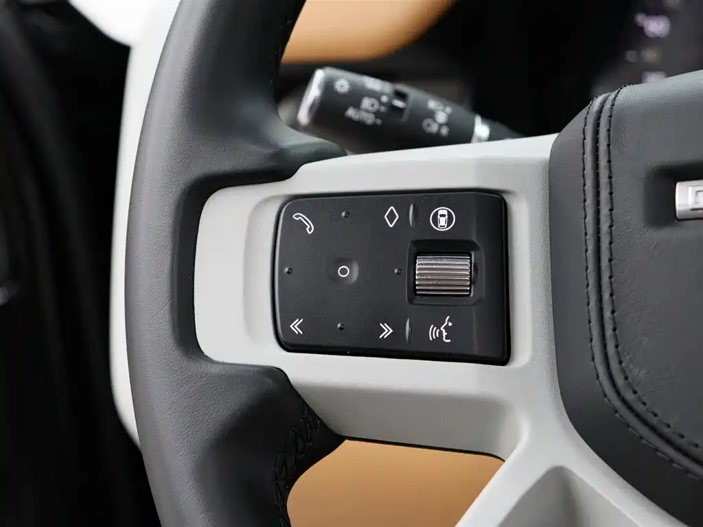 Land Rover Defender 2024 110 3.0T P400 Dark Special Edition фото 18