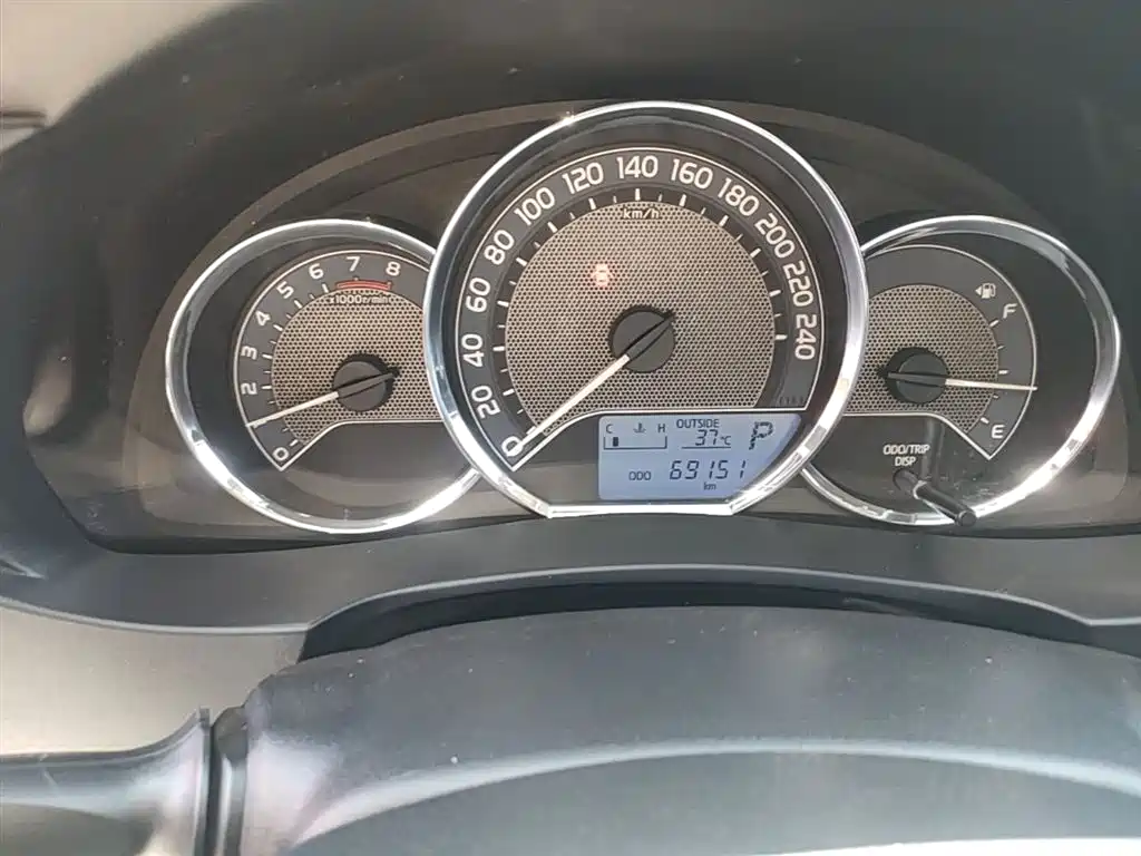 Toyota Levin 2016 1.6G CVT Elite Edition фото 12