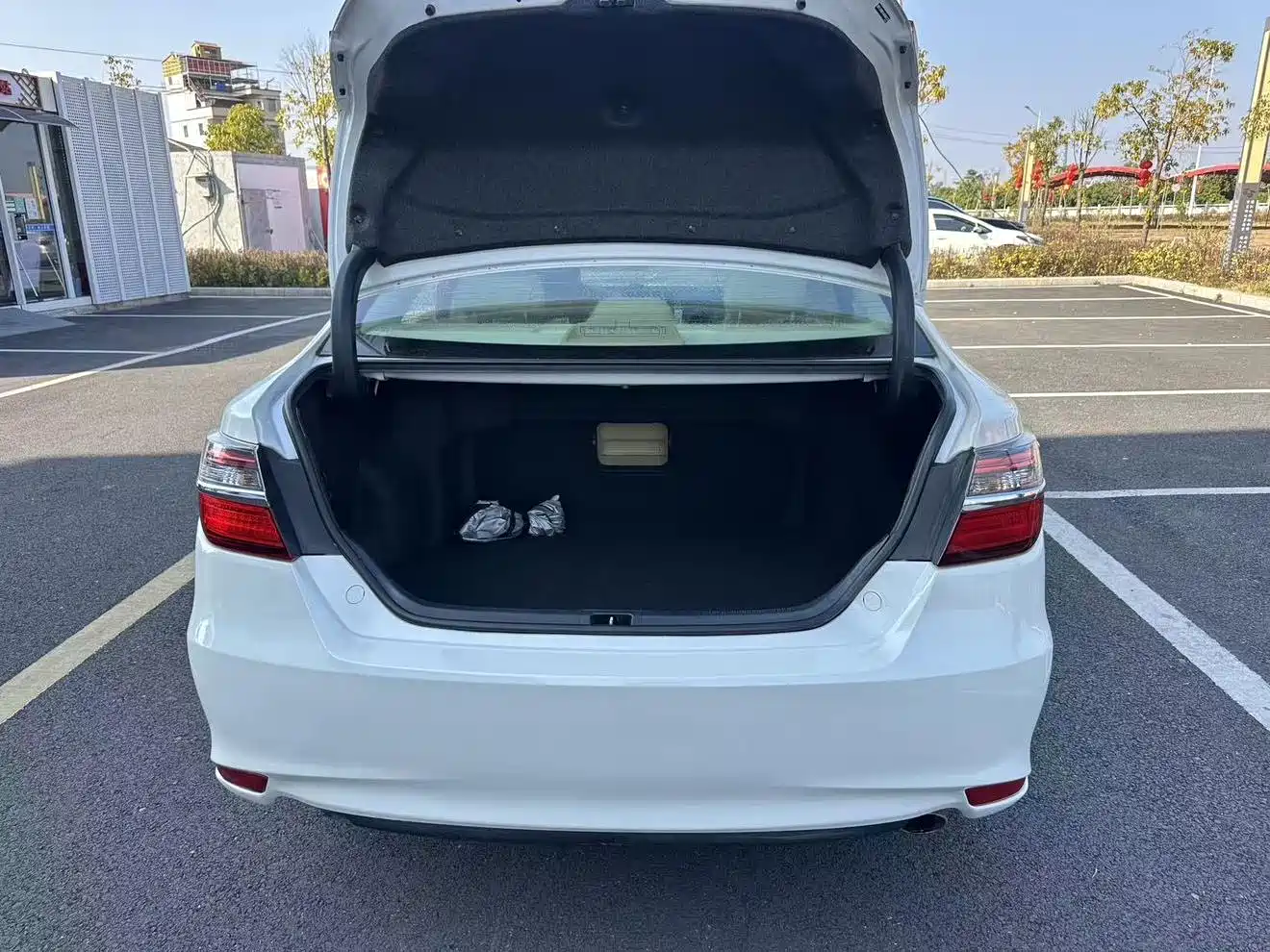 Toyota Camry 2016 2.0E 10th Anniversary Elite Edition фото 18
