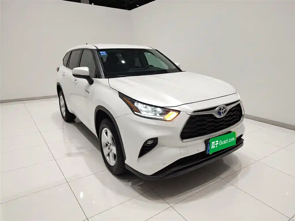 TOYOTA HIGHLANDER
