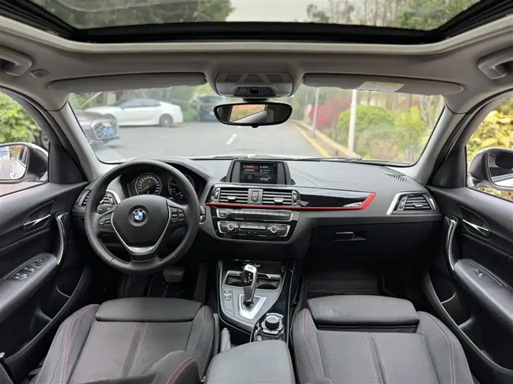 BMW 1 Series (Import) 2018 118i Sport Design Package фото 17