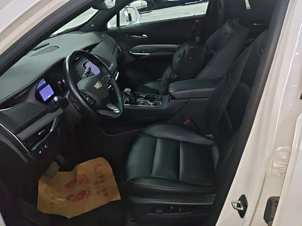 Cadillac XT4 2019 2018 28T FWD Leading Edition