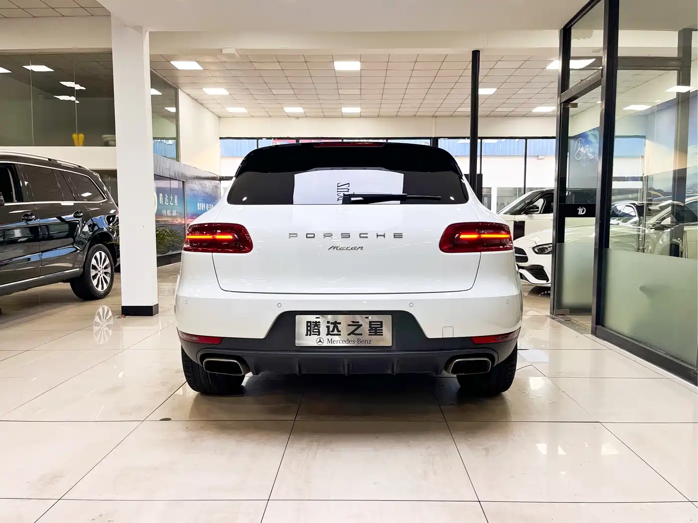Porsche Macan 2017 Macan 2.0T фото 12
