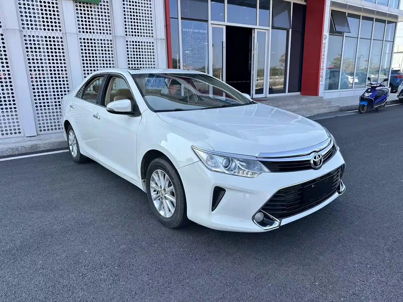 Toyota Camry 2016 2.0E 10th Anniversary Elite Edition фото 25