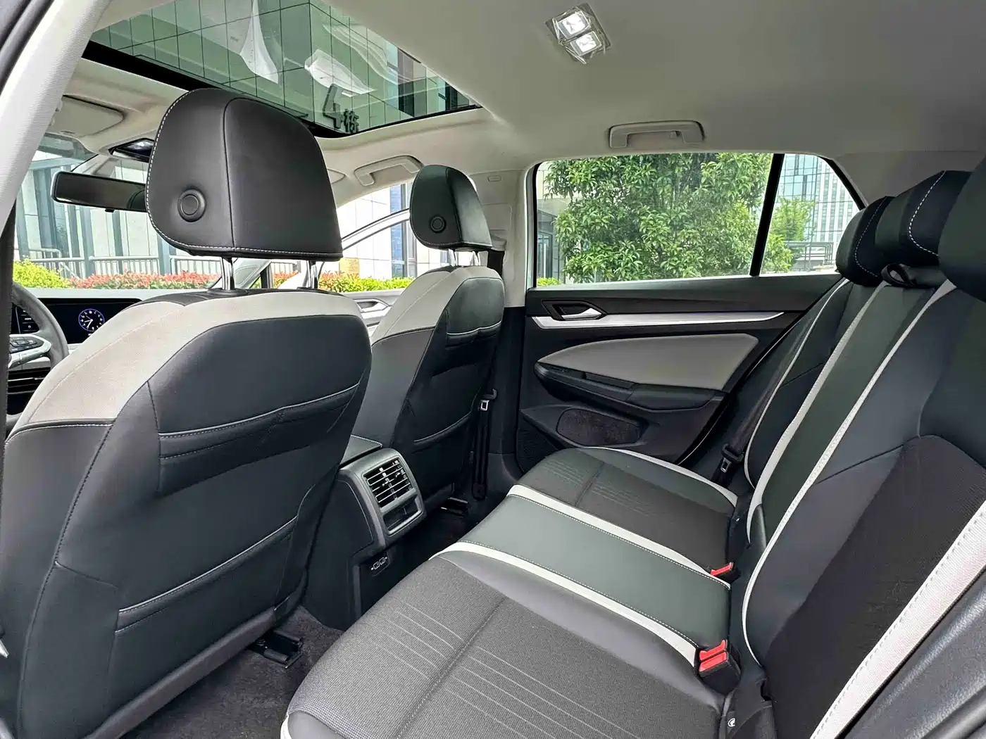 Volkswagen Golf 2023 280TSI DSG Pro фото 10
