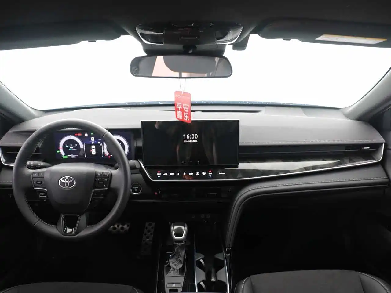 Toyota Camry 2024 Model Dual Hybrid 2.0HXS Sport Plus Edition фото 8